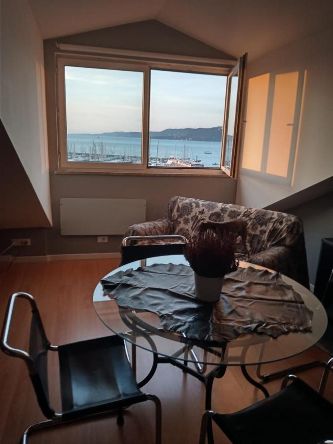 Appartement Mansarda Centrale Vista Mare à Trieste Extérieur photo